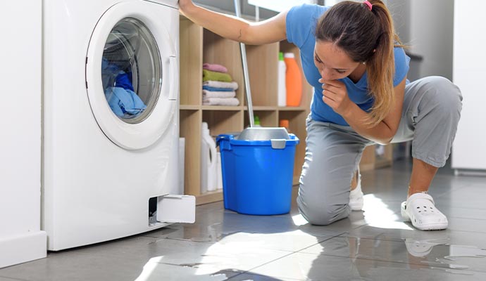 Washing machine leaking water