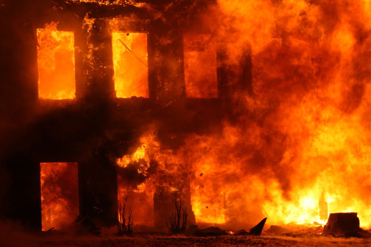 Their Homes Survived the Wildfires. Smoke Damage Is Still Keeping Them Out - Yahoo